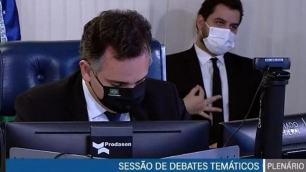 Acusado de fazer gesto supremacista, ex-assessor de Bolsonaro vai depor em junho