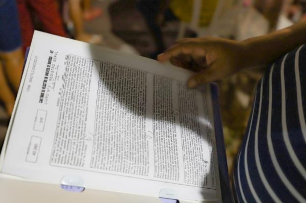 Prefeitura entrega documentação a contemplados do Residencial São Francisco