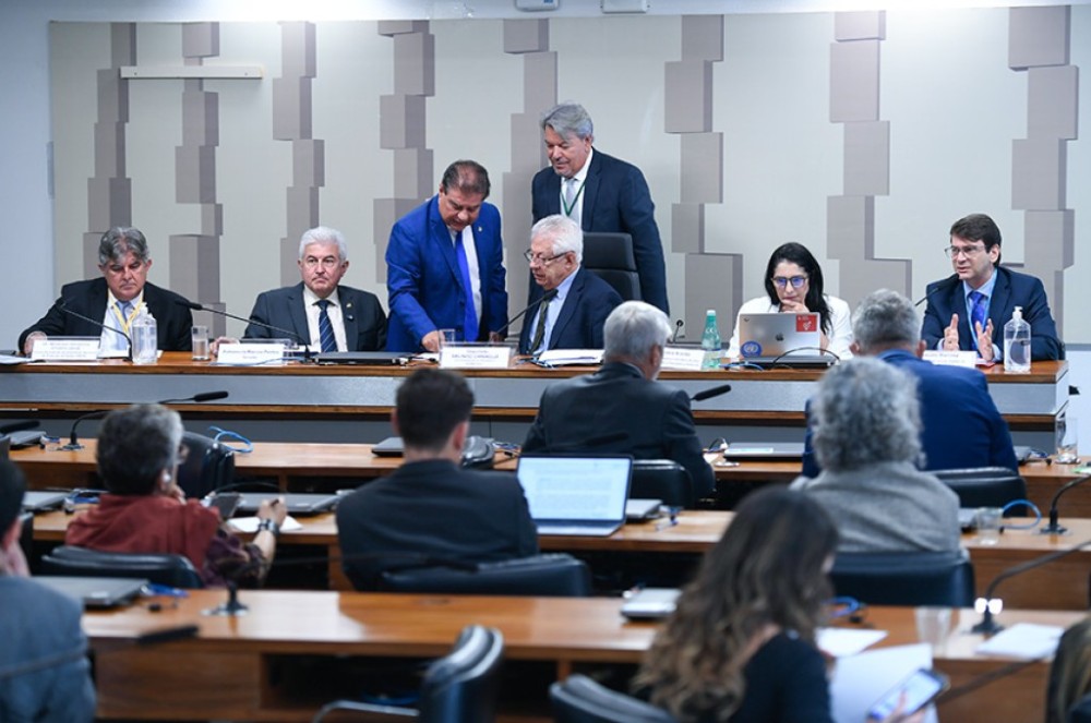 Debatedores defendem em seminário regulamentação de inteligência artificial