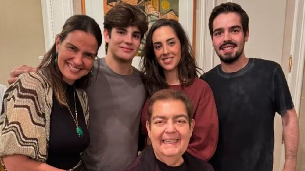 Após transplante de rim, Faustão faz 1ª aparição no aniversário do filho: ‘Surpresa’