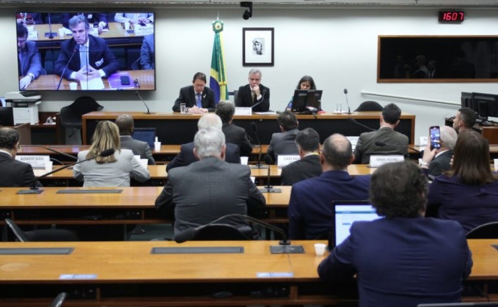 Debatedores defendem mesmas regras para portos públicos e privados