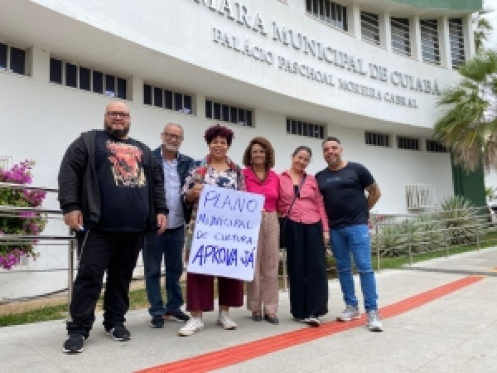 Edna comemora aprovação do Plano em votação final na Câmara Municipal