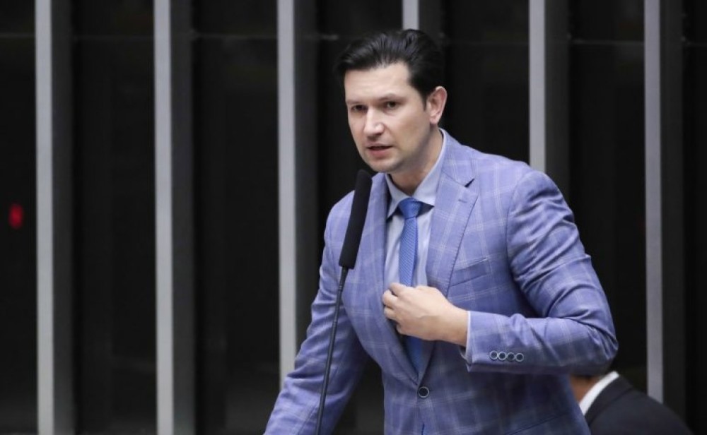 Projeto destina multa por improbidade administrativa para usuário de serviço público