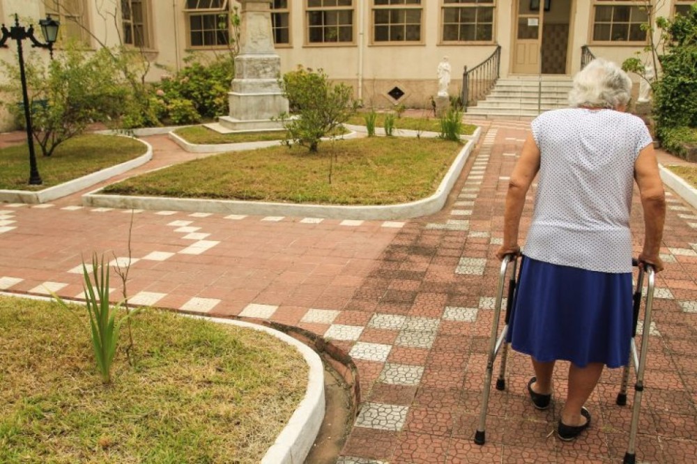 Cancelado debate sobre abandono de idosos no País