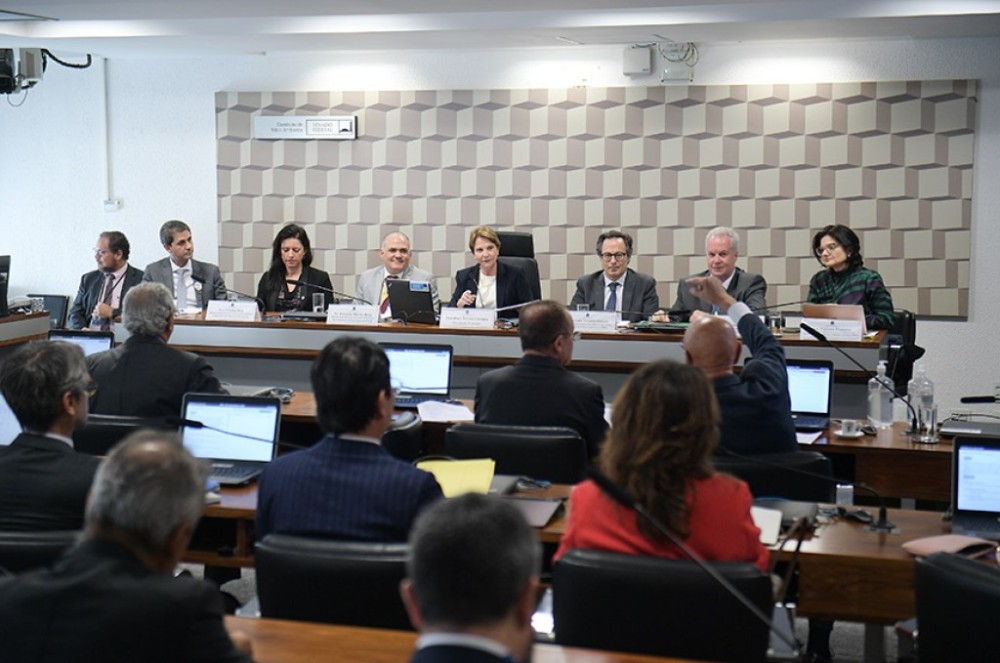 Debatedores defendem medidas para derrubar barreiras protecionistas