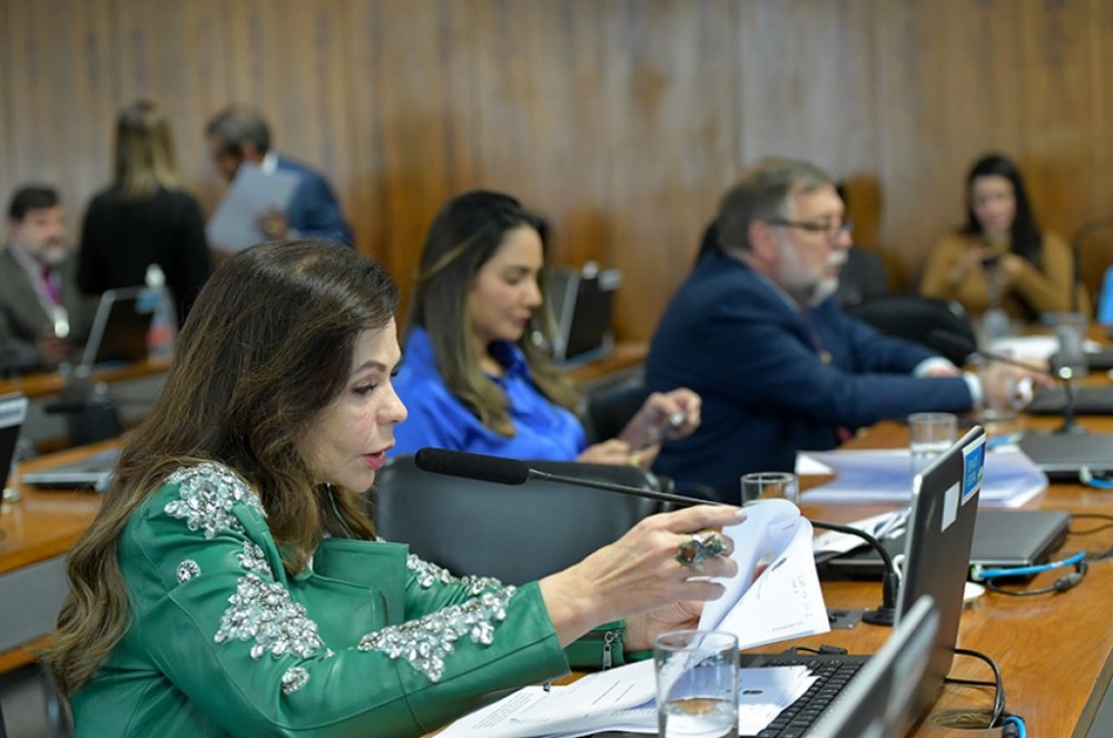 CDH aprova extensão de prazos no ensino superior por nascimento de filho ou adoção