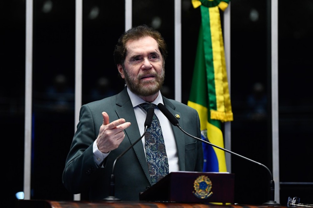 Plínio alerta para 'nova tragédia climática' no Amazonas
