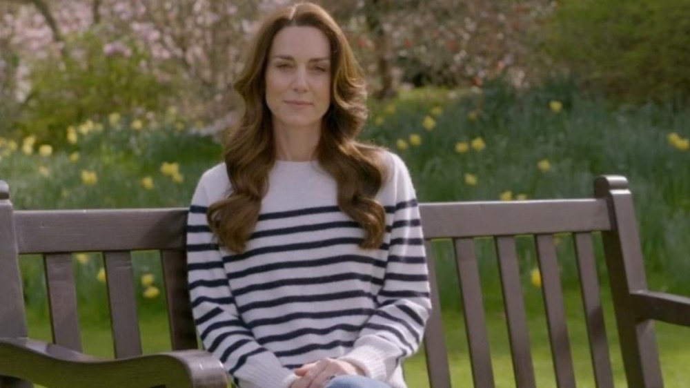 Kate Middleton inicia retorno aos deveres reais, mas segue sem aparecer
