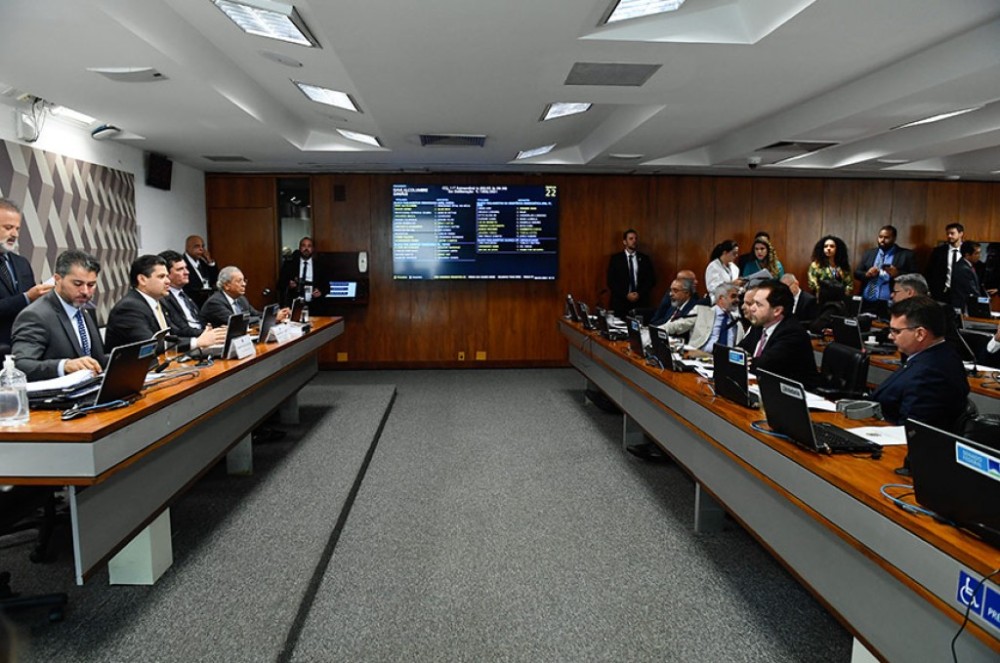 CCJ vota autorização para órgão público contratar Embratur sem licitação