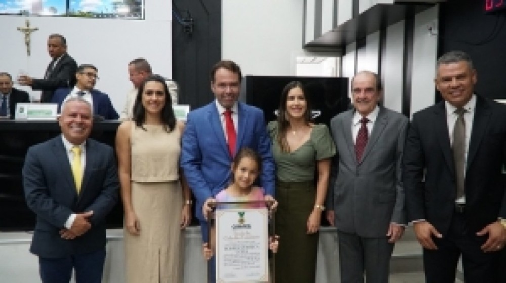 Promotor e ex-deputado estadual são homenageados durante uso da tribuna livre