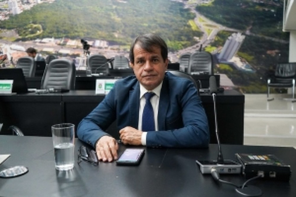 Adevair Cabral tem indicação atendida para instalação de boca de lobo em rua no CPA 2