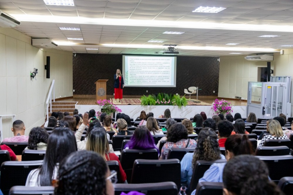 Poder Judiciário capacita cerca de 200 profissionais da Educação sobre a Lei Maria da Penha