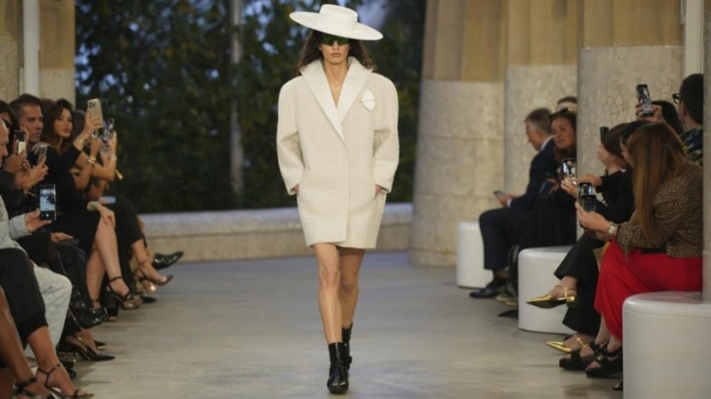 Louis Vuitton desfila resort 2025 em Barcelona