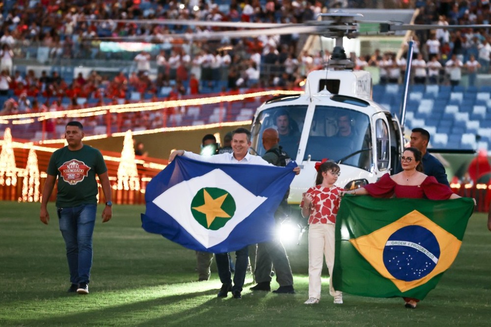 Coordenado pela primeira-dama de MT, Natal Abençoado do SER Família recebe 15 mil crianças na Arena Pantanal