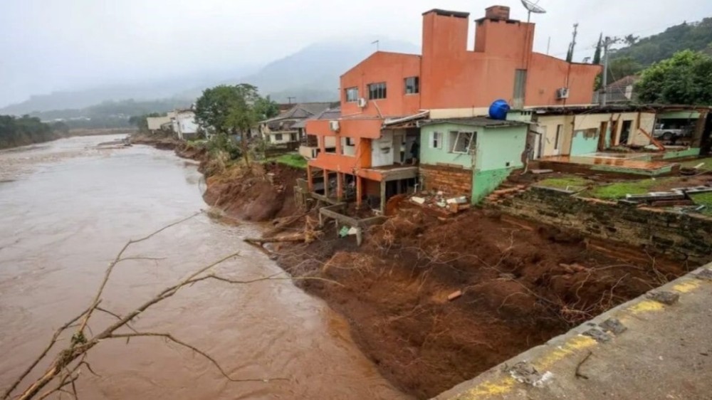 Rio Grande do Sul registra 169 mortes devido às chuvas e enchentes