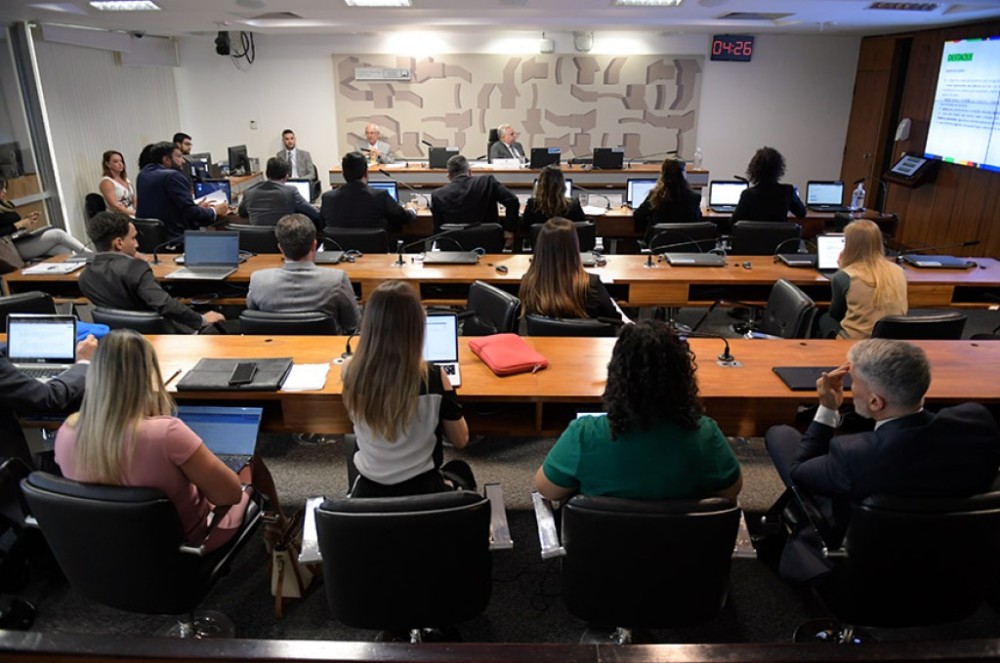 Projetos que autorizam serviços de radiodifusão estão na pauta da CCDD