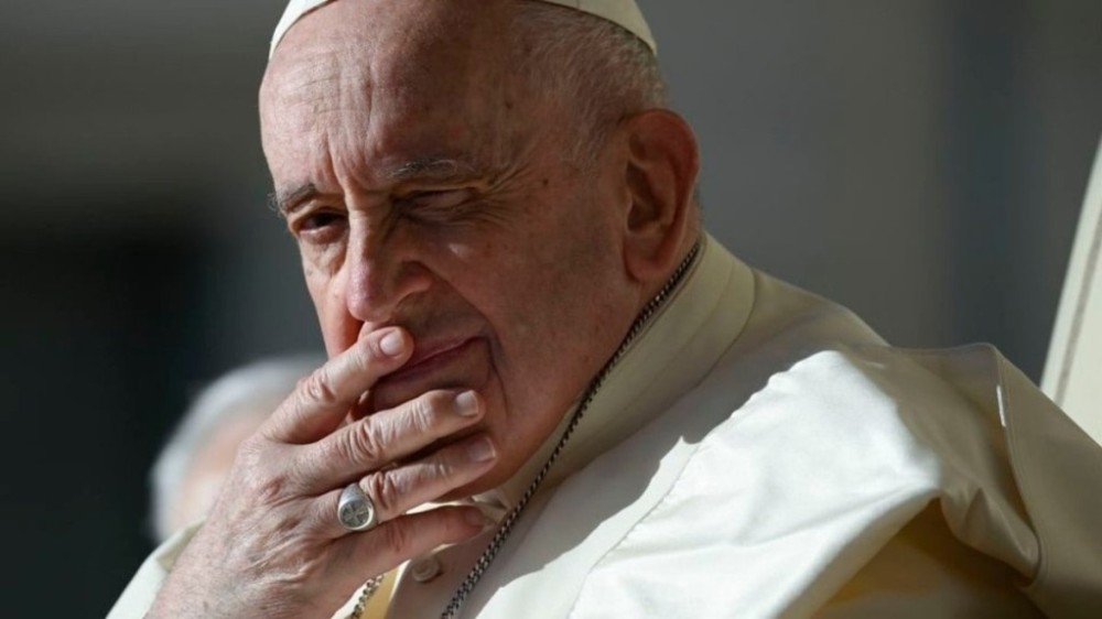 Papa Franciso pede desculpas após usar termo homofóbico