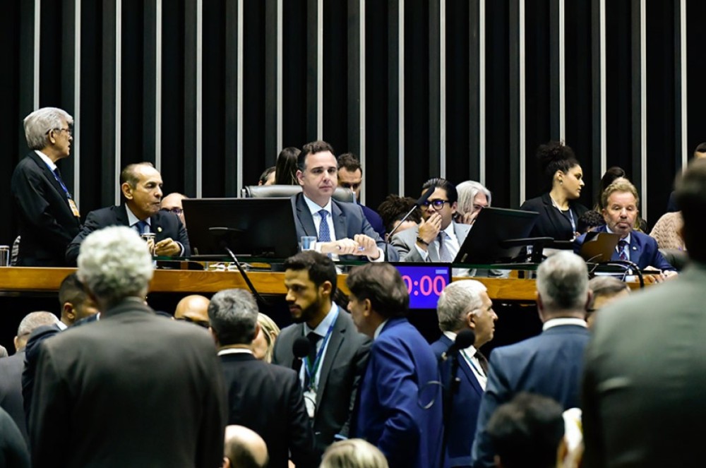 Concluída derrubada de veto a lei que amplia regularização de terra na Amazônia