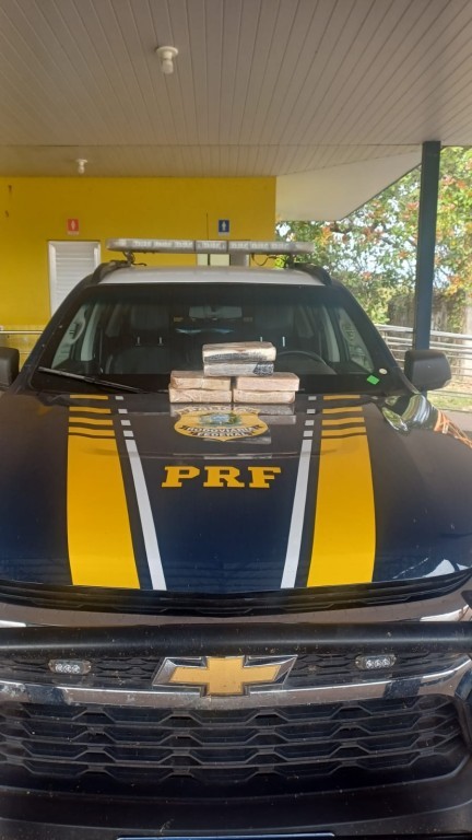 Mulher é presa transportando seis tabletes de cocaína em ônibus interestadual