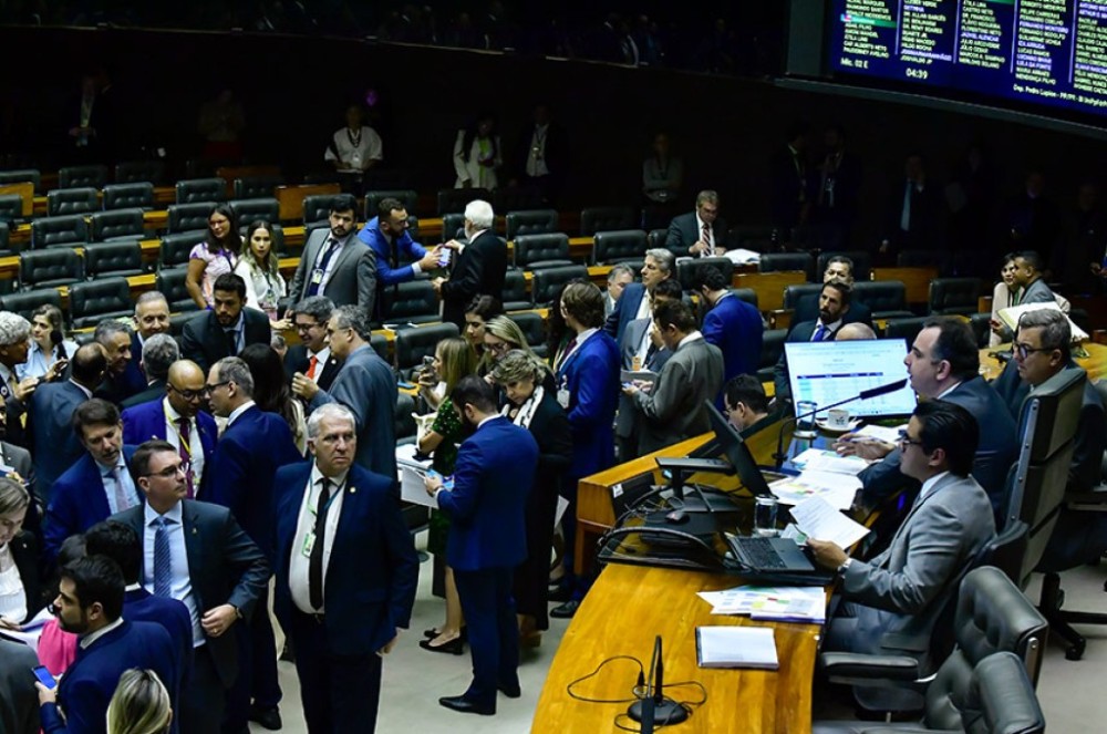 Parte da Lei das PMs é restaurada, mas maioria dos vetos é mantida