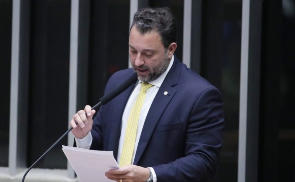 Câmara conclui votação de projeto que cria incentivo para descarbonizar produção de veículos; acompanhe