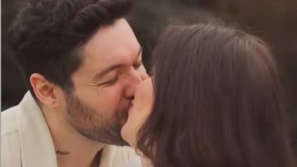Ex-BBBs Andressa e Nasser anunciam gravidez da ex-sister: ‘Agora somos três’