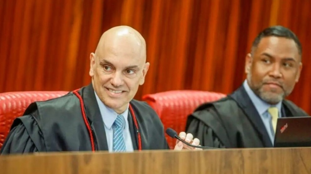 Moraes se despede da presidência do TSE após dois anos no cargo