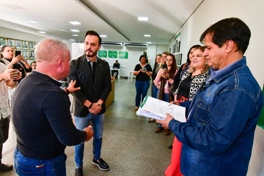 Prefeito encaminha PCCS de servidores da área finalística da Saúde e Assistência Social e Chico 2000 garante aprovação em até 15 de junho 