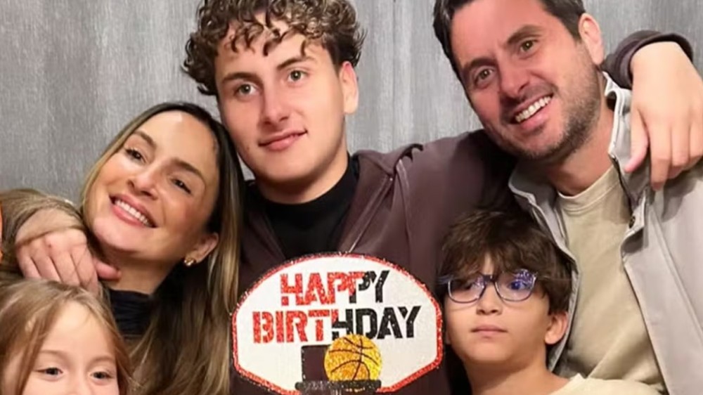 Claudia Leitte exibe clique dos filhos e relata dificuldade pra foto: ‘Não quer fotos’