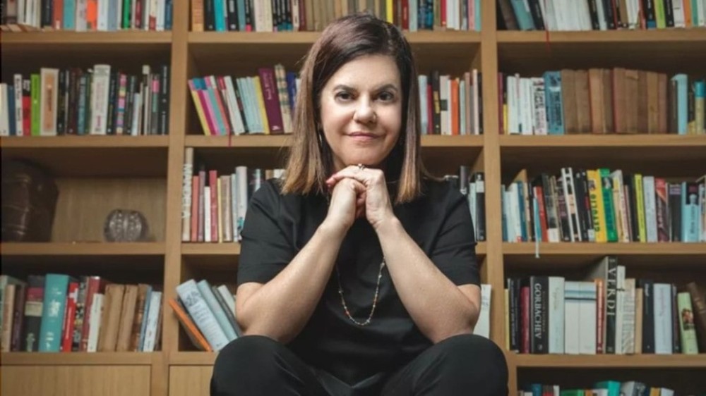 Escritora brasileira Patrícia Mello é premiada na França
