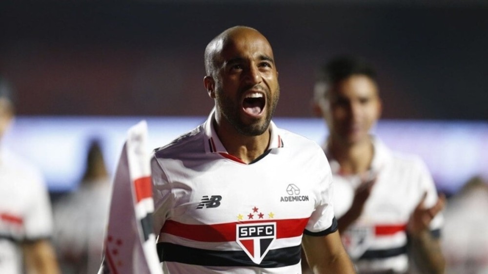 São Paulo derrota o Cruzeiro e entra no G4 do Brasileirão