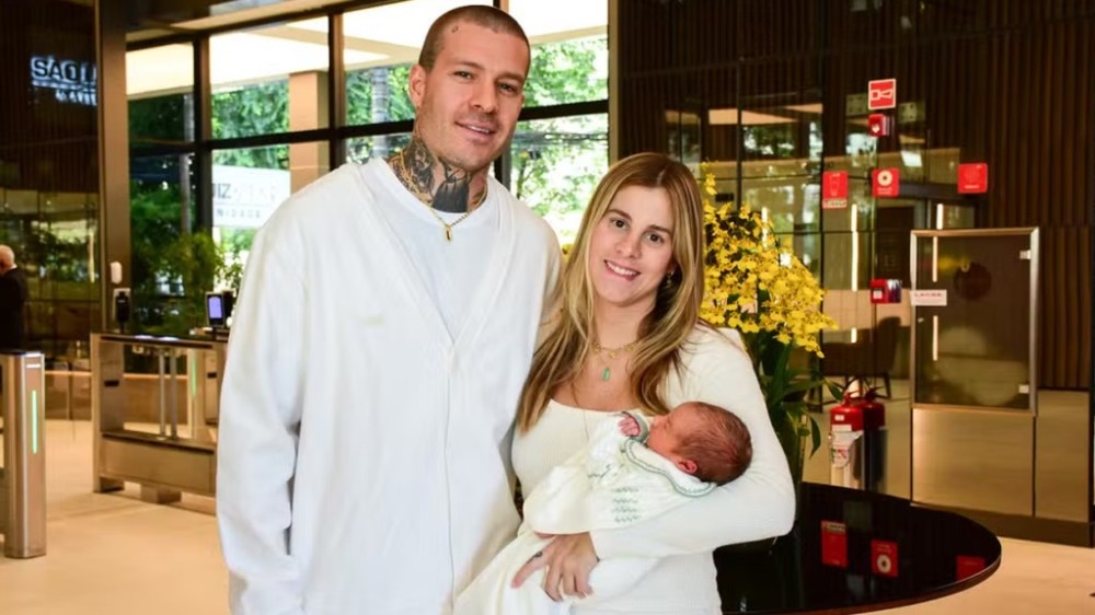 Shantal Verdelho deixa maternidade após dar à luz terceiro filho: ‘Um parto CURA’