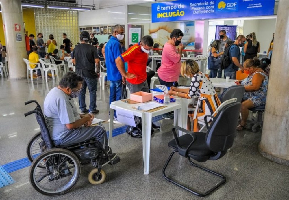 Comissão recebe ministro para discutir políticas públicas para pessoas com deficiência