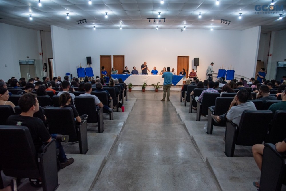 Prefeito entrega oficialmente as instalações do Complexo de Educação Superior Pe. Lothar aos alunos