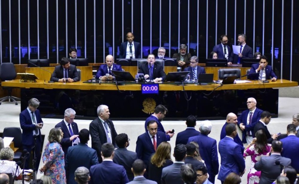 Câmara aprova projeto que dá nome de Maguito Vilela a rodovia em Goiás