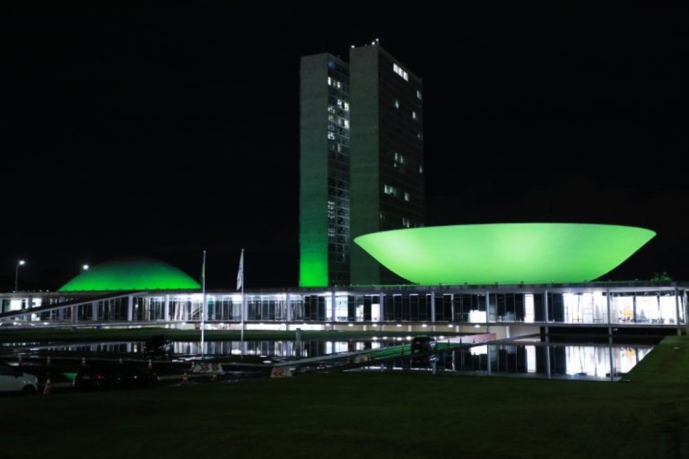 Congresso recebe iluminação verde e projeção de frases e imagens pelo Dia Mundial do Meio Ambiente
