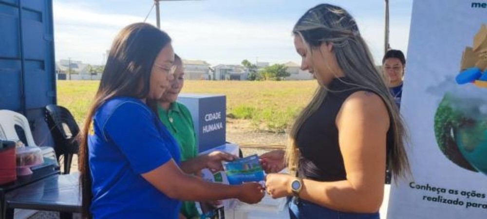 Equipe de Eco Sorriso faz plantão em ecopontos