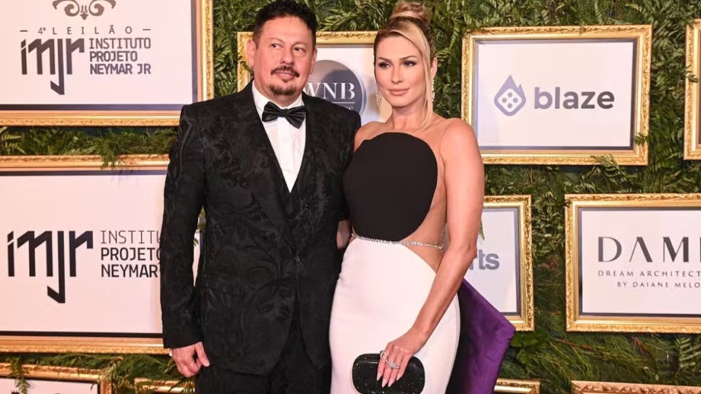 Após cirurgia, Lívia Andrade marca presença em evento de Neymar: ‘inadiável’