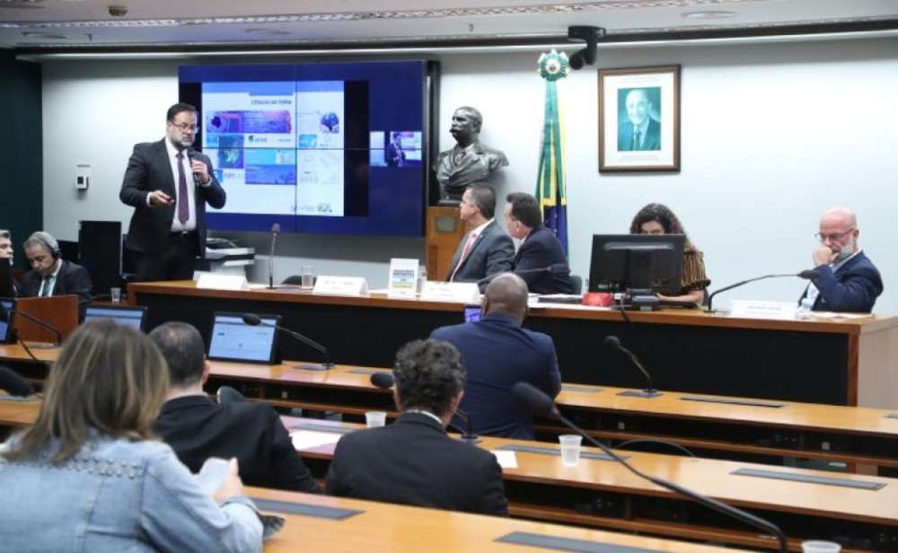 Inpe considera urgente PEC que reserva emendas parlamentares para catástrofes naturais