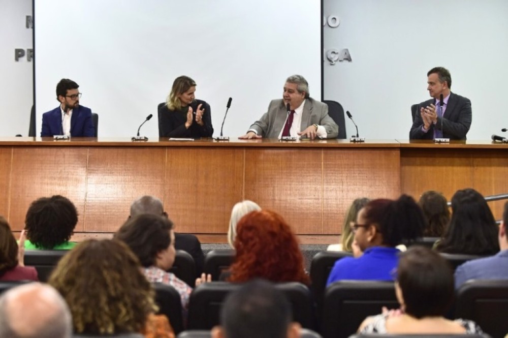 Novos conselheiros do CEDCA são empossados em Cuiabá