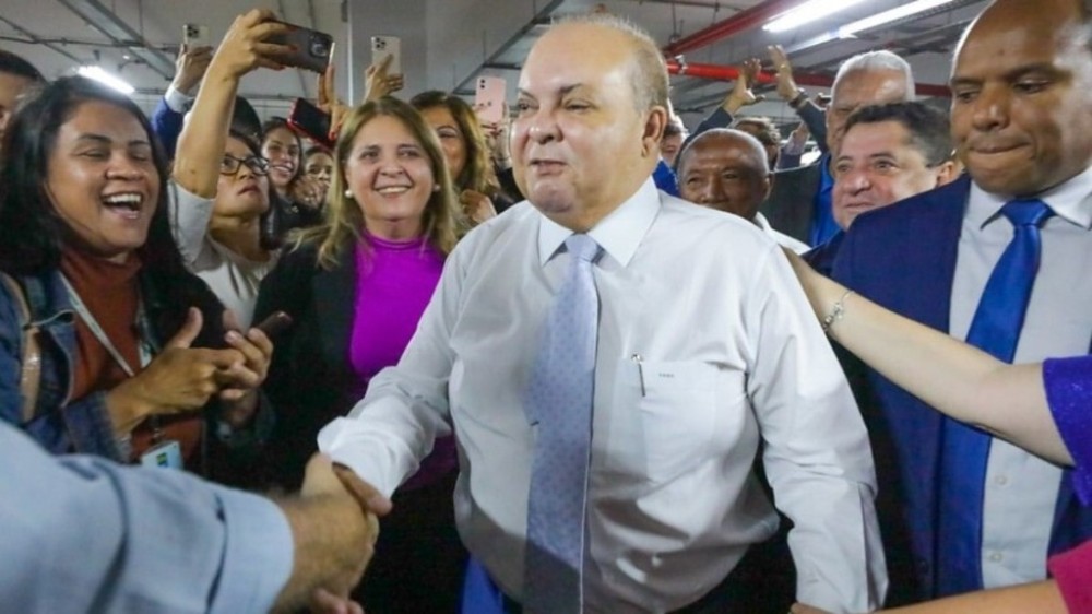 Ibaneis sobe o tom e contra-ataca a oposição: 