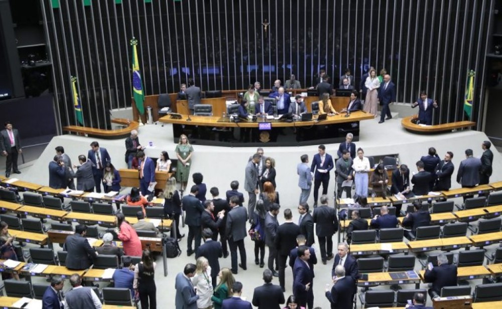 Câmara aprova nova versão de projeto que uniformiza aplicação de juros para dívidas contratuais