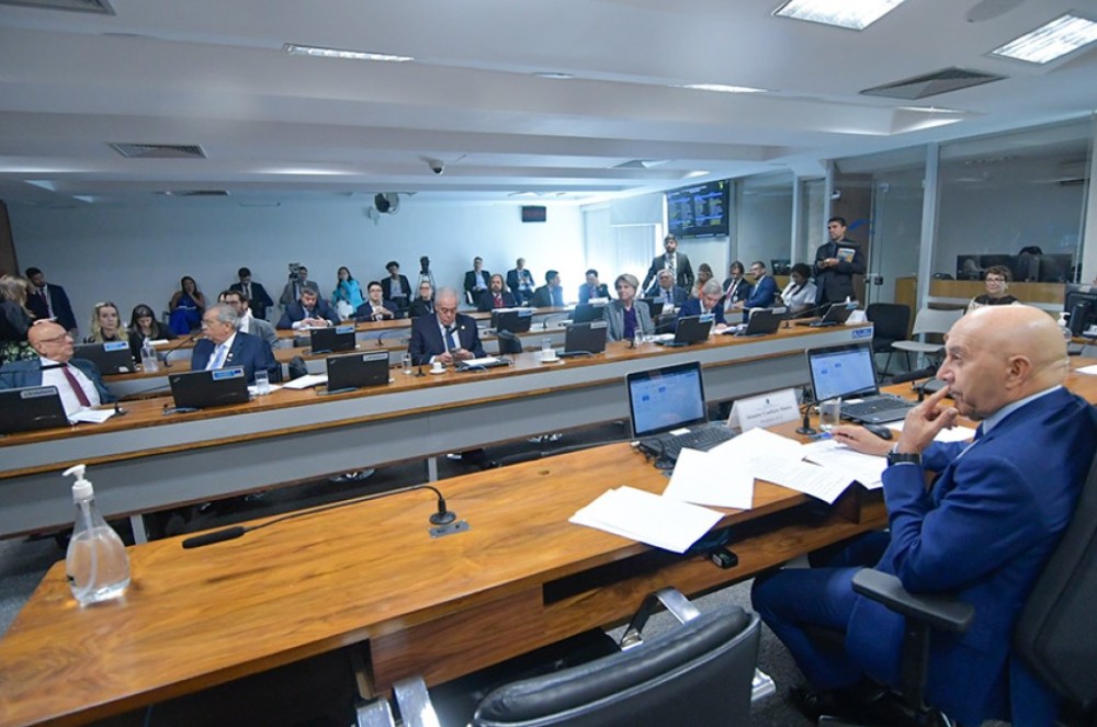 Comissão aprova homenagens a personalidades locais em rodovias
