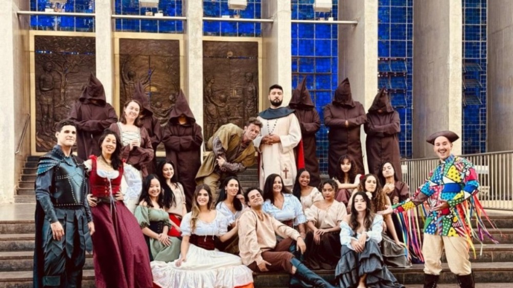 Escola de Música recebe a peça ‘O Corcunda de Notre Dame’