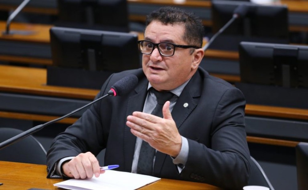 Comissão aprova projeto que garante tempo extra para pessoa com autismo em provas de concurso