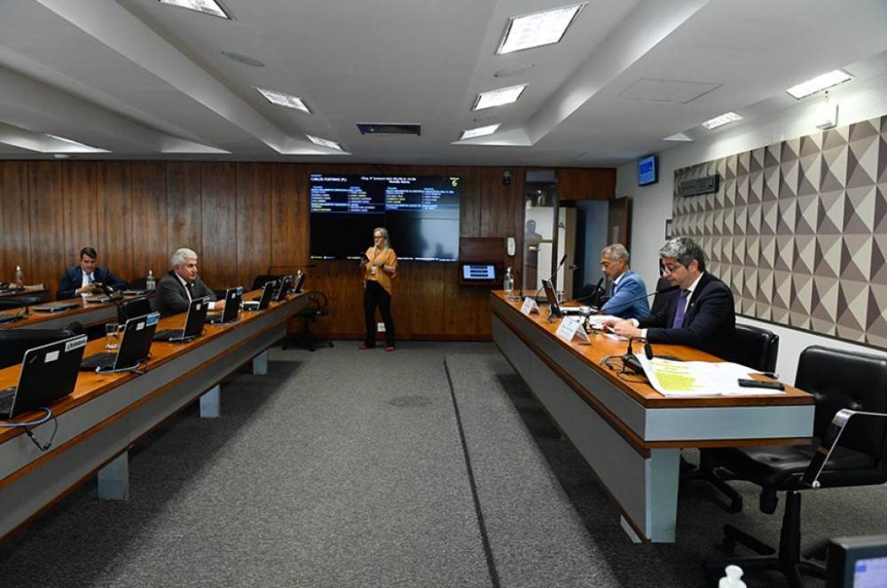 Audiência pública vai debater livre acesso de personal trainers a academias