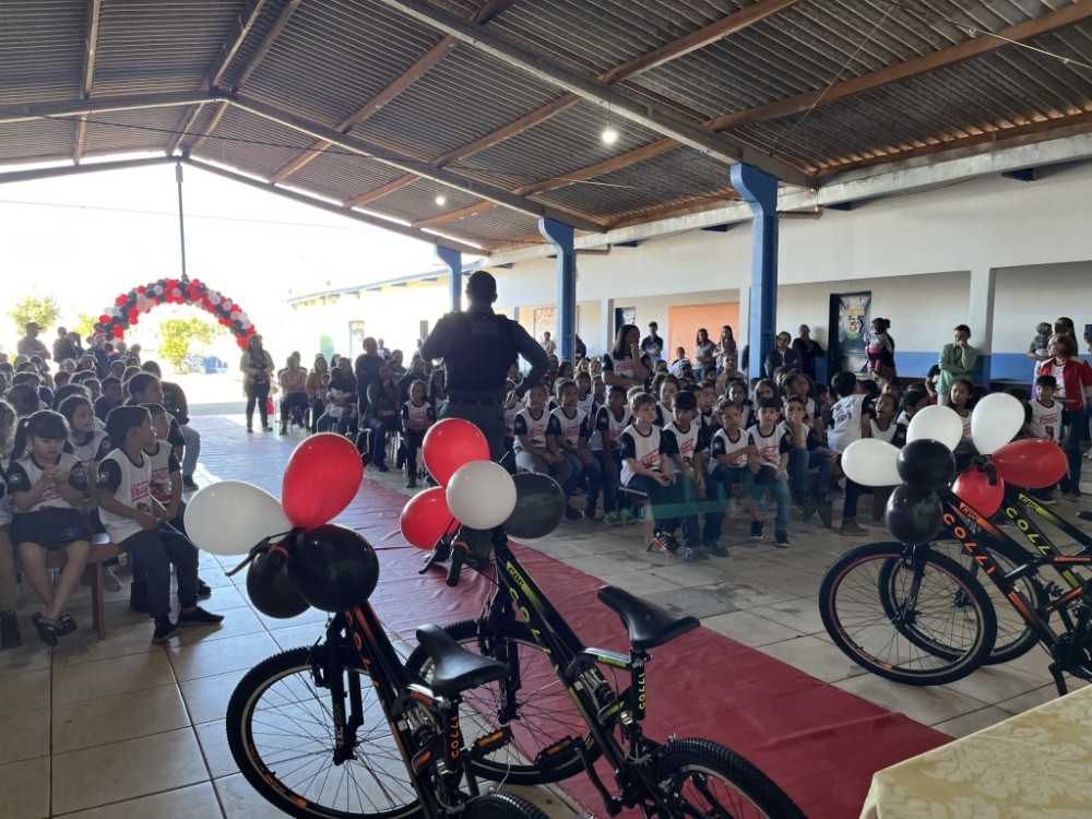 Formatura do Proerd é celebrada em Deciolândia com a participação de 150 alunos