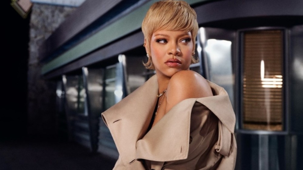 Rihanna anuncia linha de produtos para o cabelo