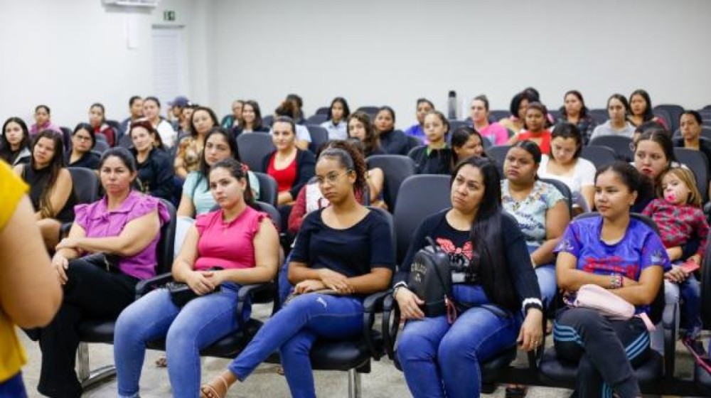 Professores, estagiários e monitores da Educação recebem capacitação para atender crianças com TEA
