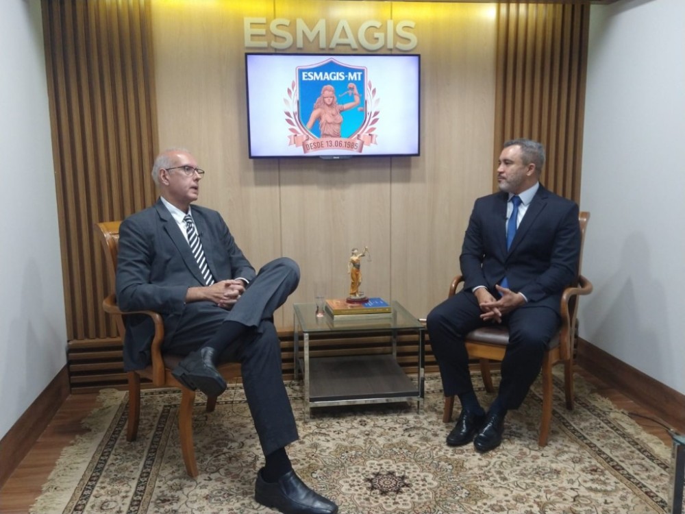 Ministro Barroso Filho, do Superior Tribunal Militar, grava programa na Escola da Magistratura